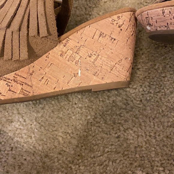 Minnetonka wedges - Picture 3 of 4